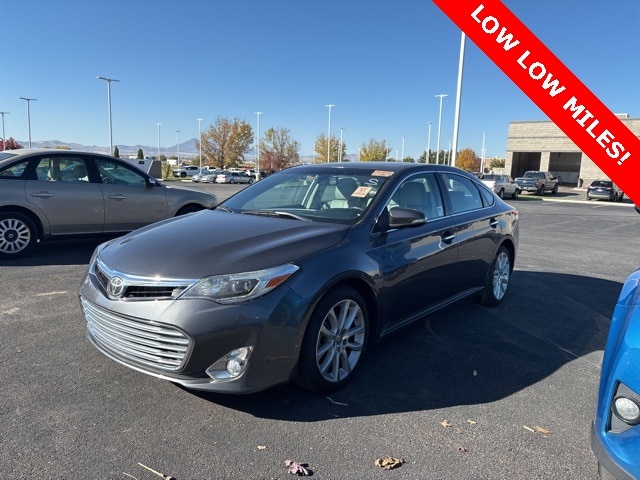 2014 Toyota Avalon Limited photo 2