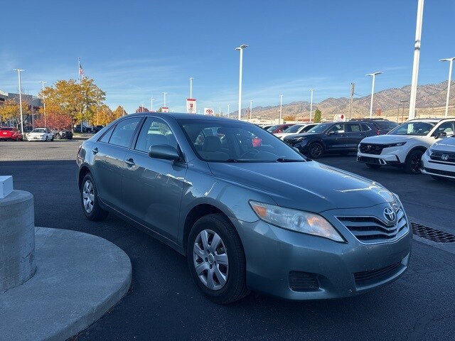 2011 Toyota Camry LE photo 4