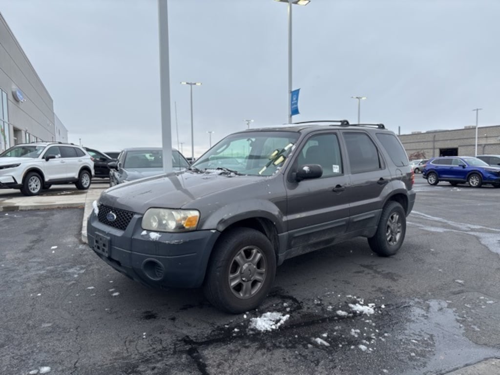 Used 2005 Ford Escape XLS SUV