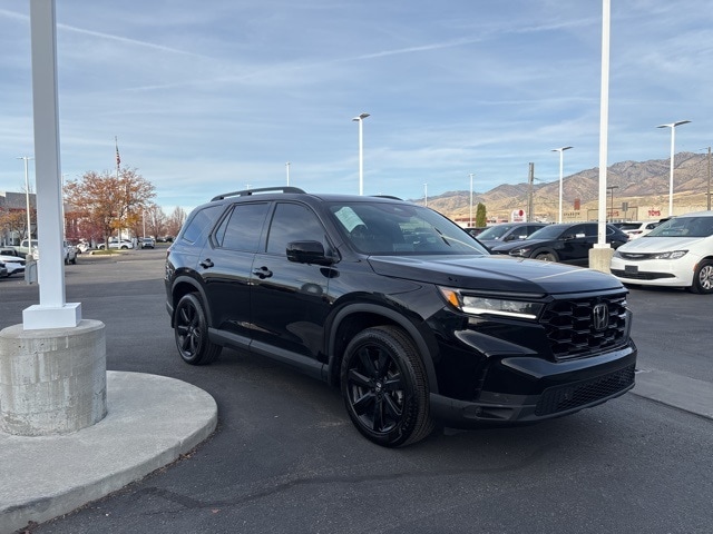 2025 Honda Pilot Black Edition photo 4