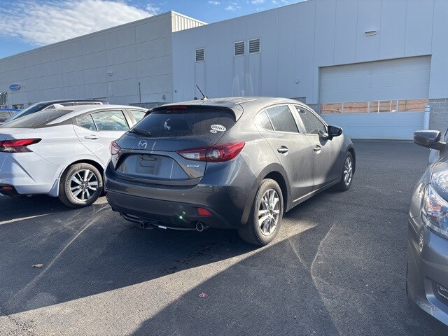 2016 Mazda Mazda3 Touring photo 3