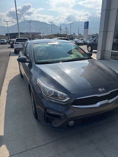 2020 Kia Forte FE photo 2