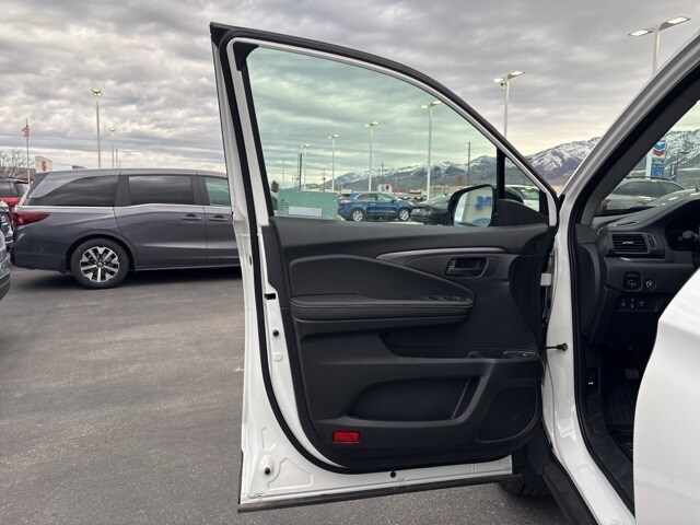 2025 Honda Ridgeline Sport - Photo 10