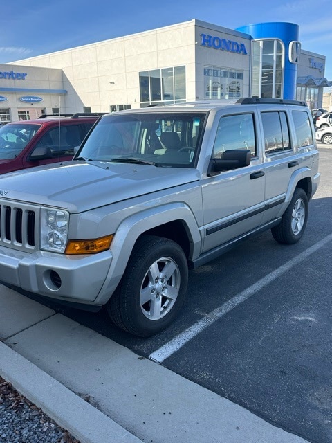 2006 Jeep Commander Base's photo