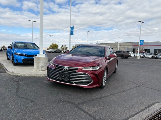 2019 Toyota Avalon Limited photo 2