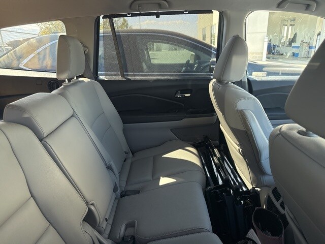 2022 Honda Pilot Special Edition photo 3