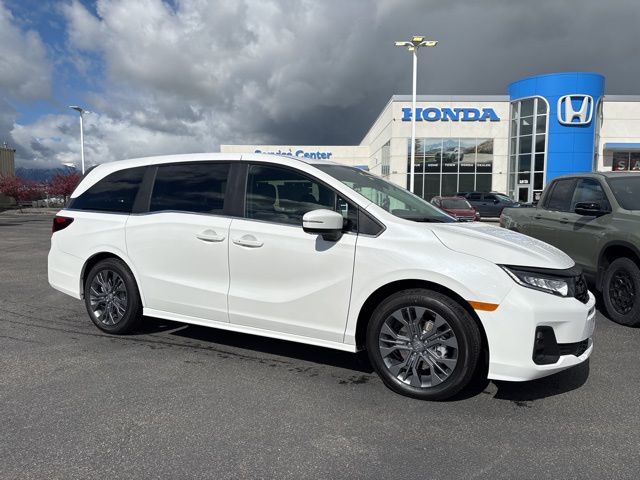 2026 Honda Odyssey Touring's photo
