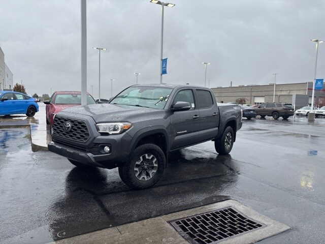 2021 Toyota Tacoma TRD Off-Road photo 2