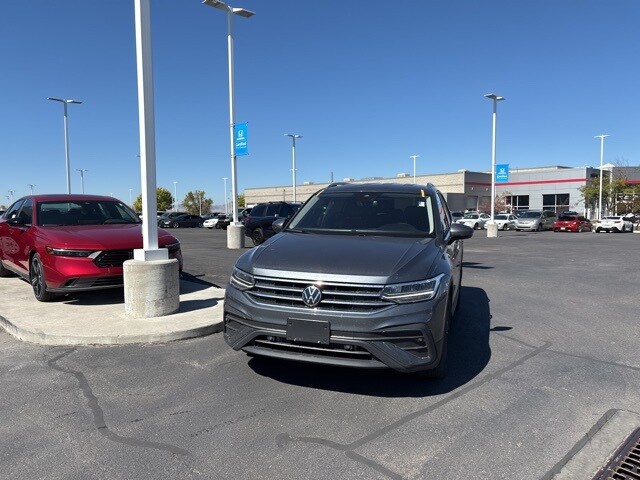 2024 Volkswagen Tiguan SE Wolfsburg Edition photo 2