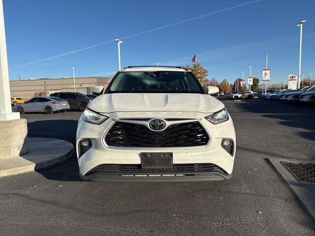 2020 Toyota Highlander XLE photo 3