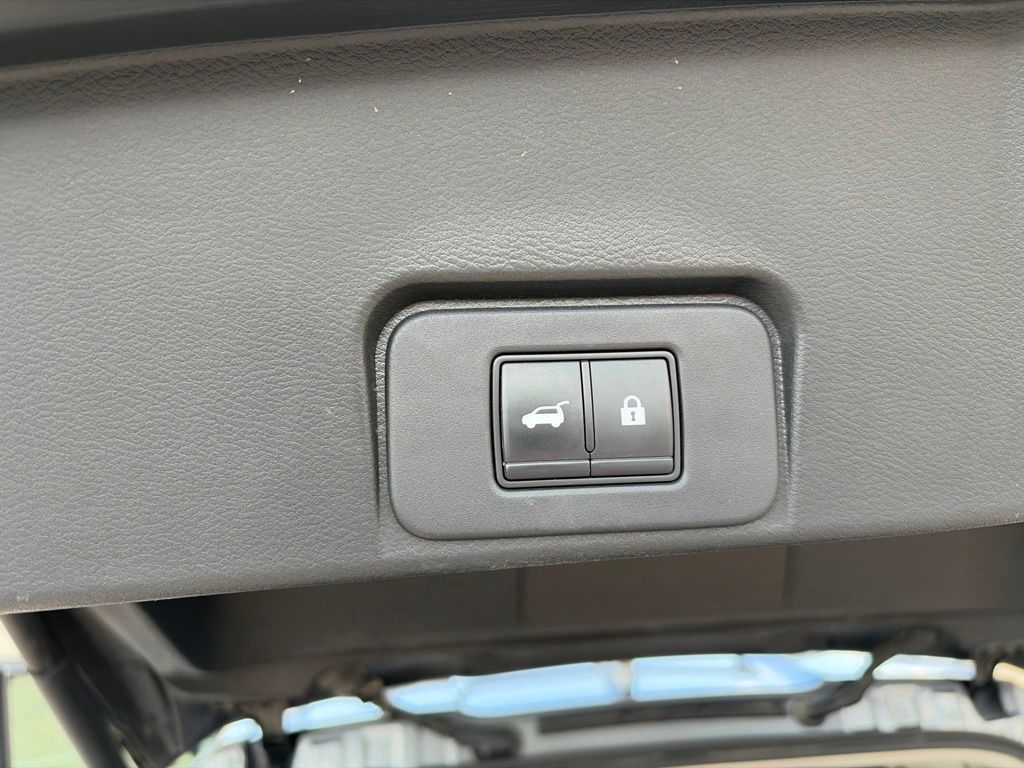 2021 Nissan Rogue SV - Photo 35