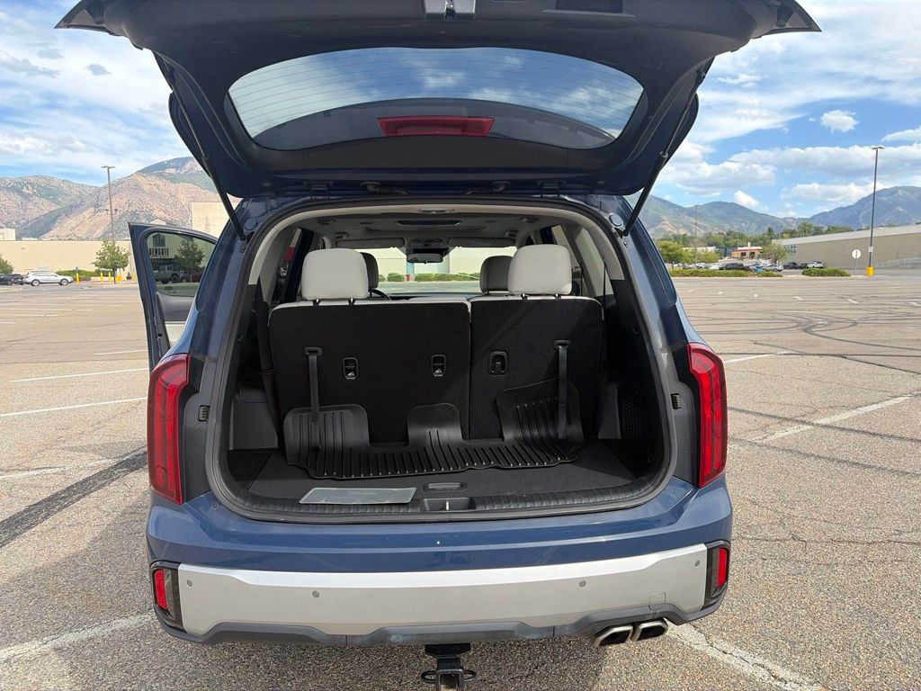 2024 Kia Telluride S - Photo 35