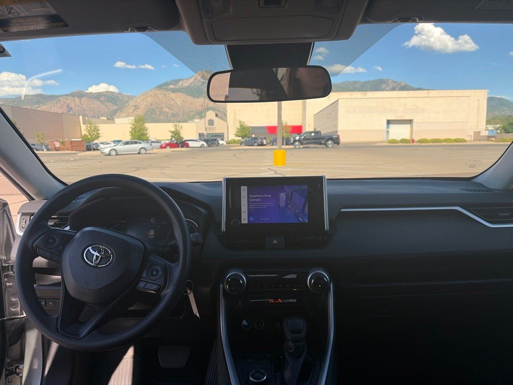 2024 Toyota RAV4 LE - Photo 22