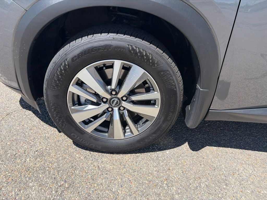 2025 Nissan Pathfinder SL - Photo 9