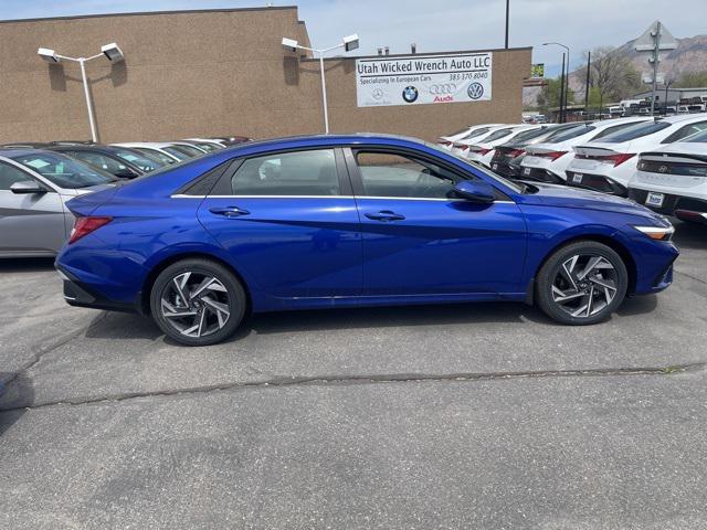 2025 Hyundai Elantra Hybrid Limited photo 4