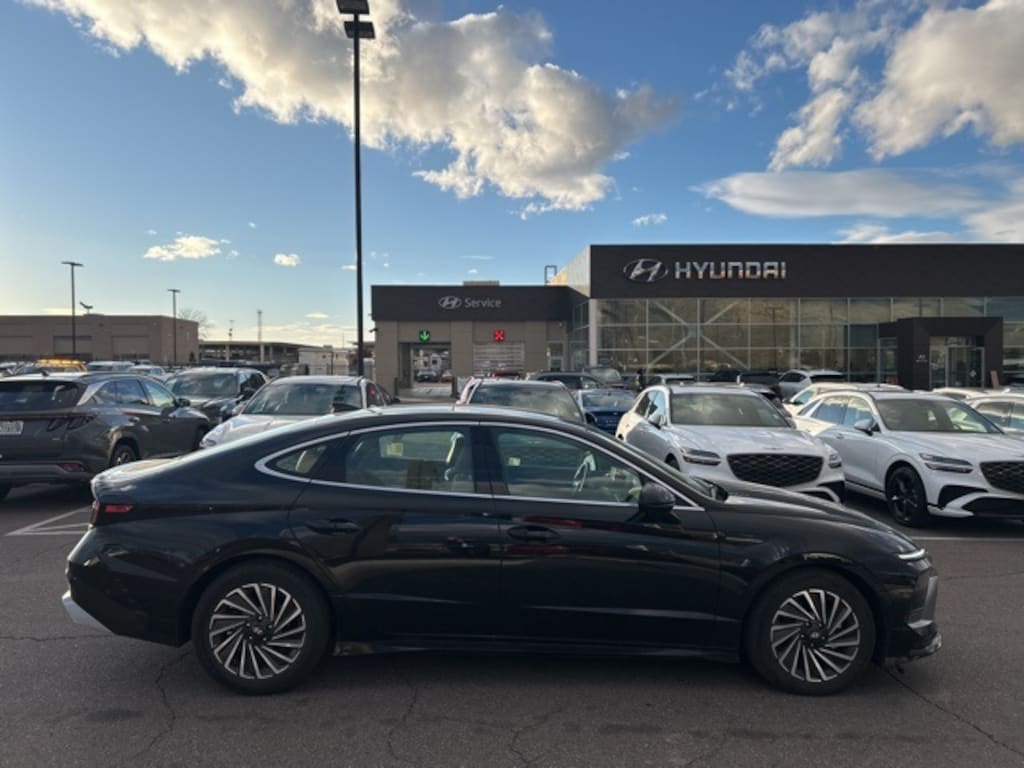 Certified 2025 Hyundai Sonata Hybrid Limited Sedan