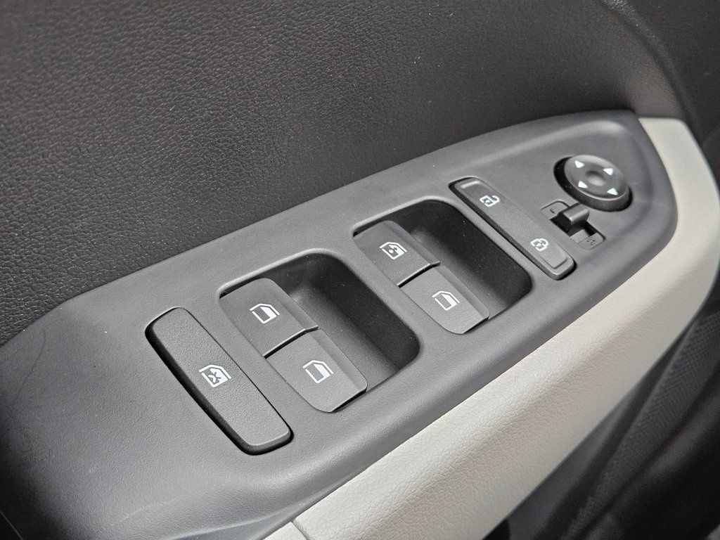 2026 Hyundai Venue SEL - Photo 23