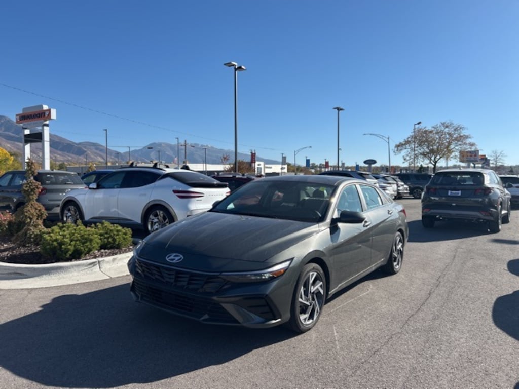 Used 2025 Hyundai Elantra Hybrid Limited Sedan