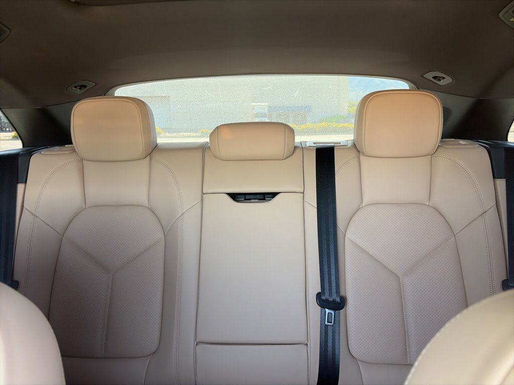 2025 Porsche Macan Base - Photo 20