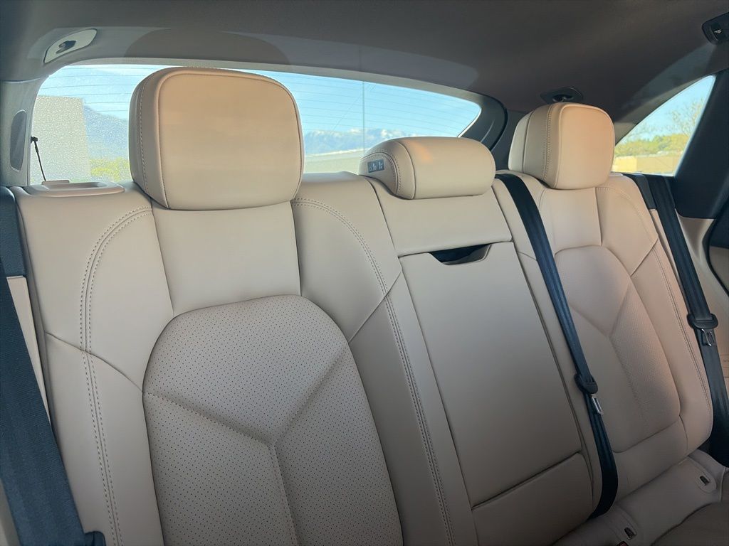 2025 Porsche Macan Base - Photo 21