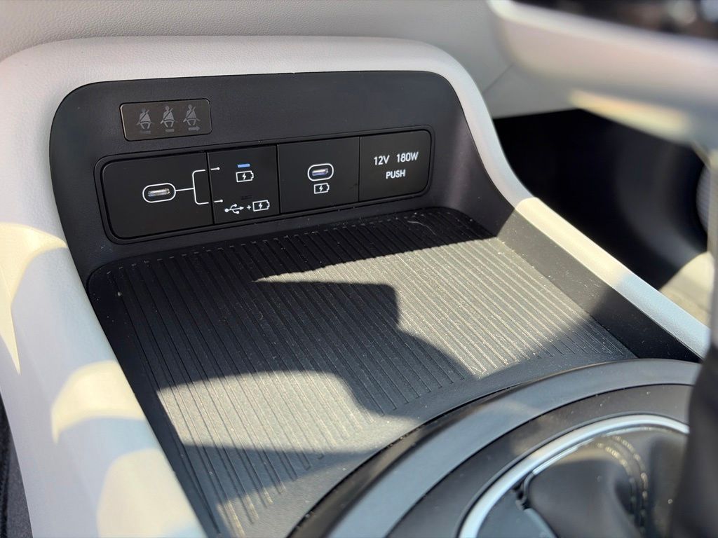2026 Hyundai Kona SE - Photo 18