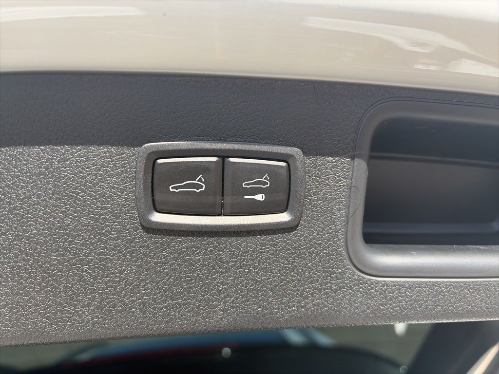 2025 Porsche Macan Base - Photo 24