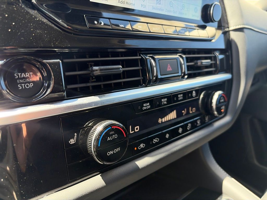 2025 Nissan Pathfinder SL - Photo 17