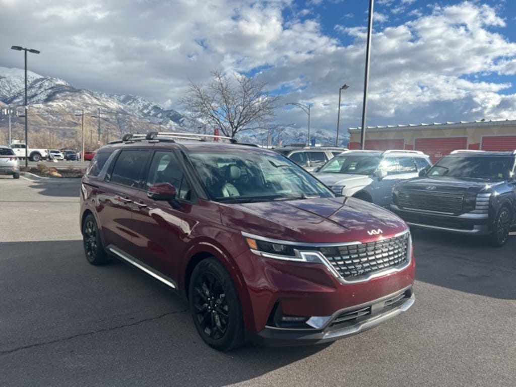 Used 2024 Kia Carnival SX Minivan/Van