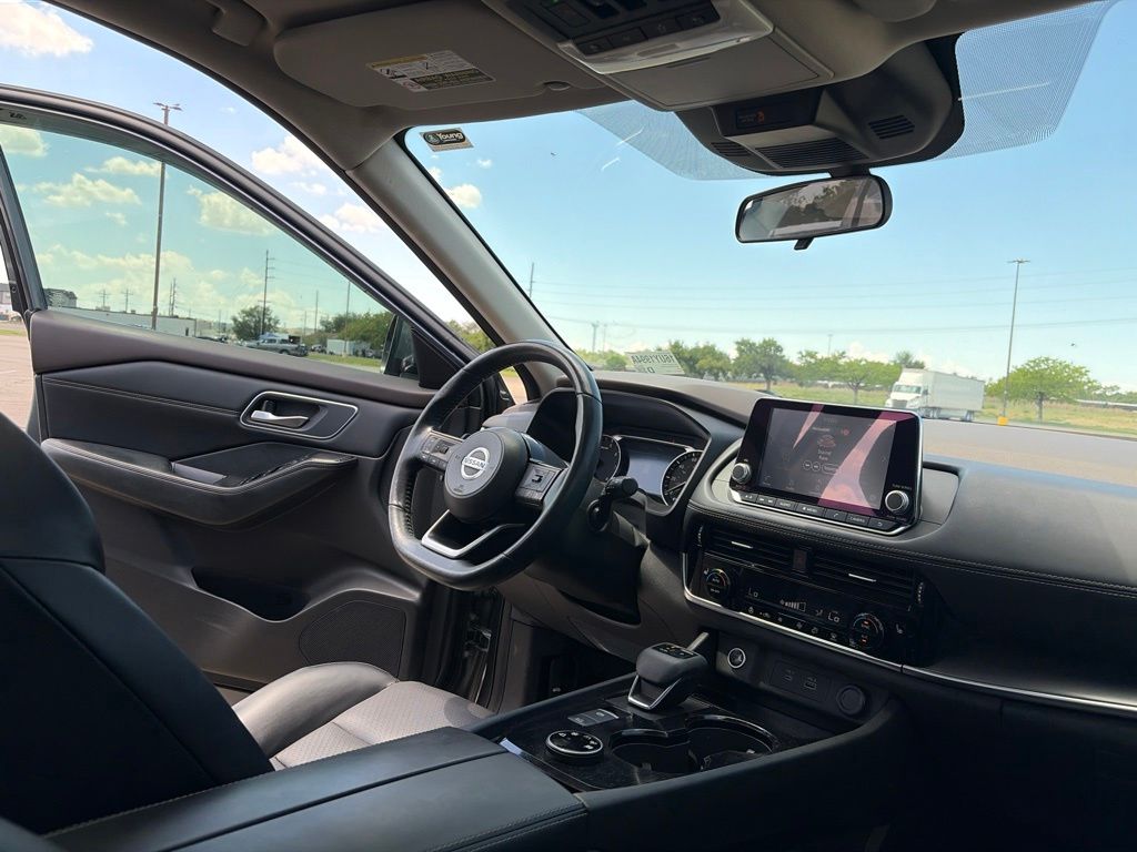 2021 Nissan Rogue SV - Photo 25