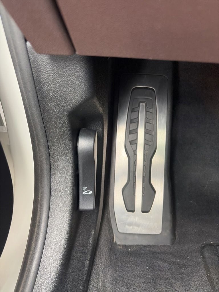 2021 BMW 5 Series M550i - Photo 14