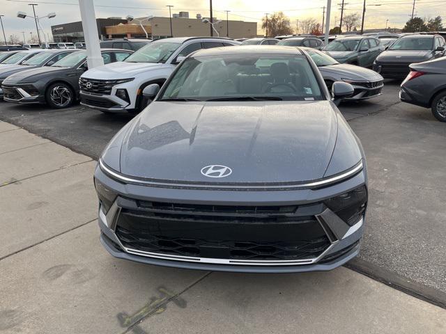 2026 Hyundai Sonata SEL Sport photo 2