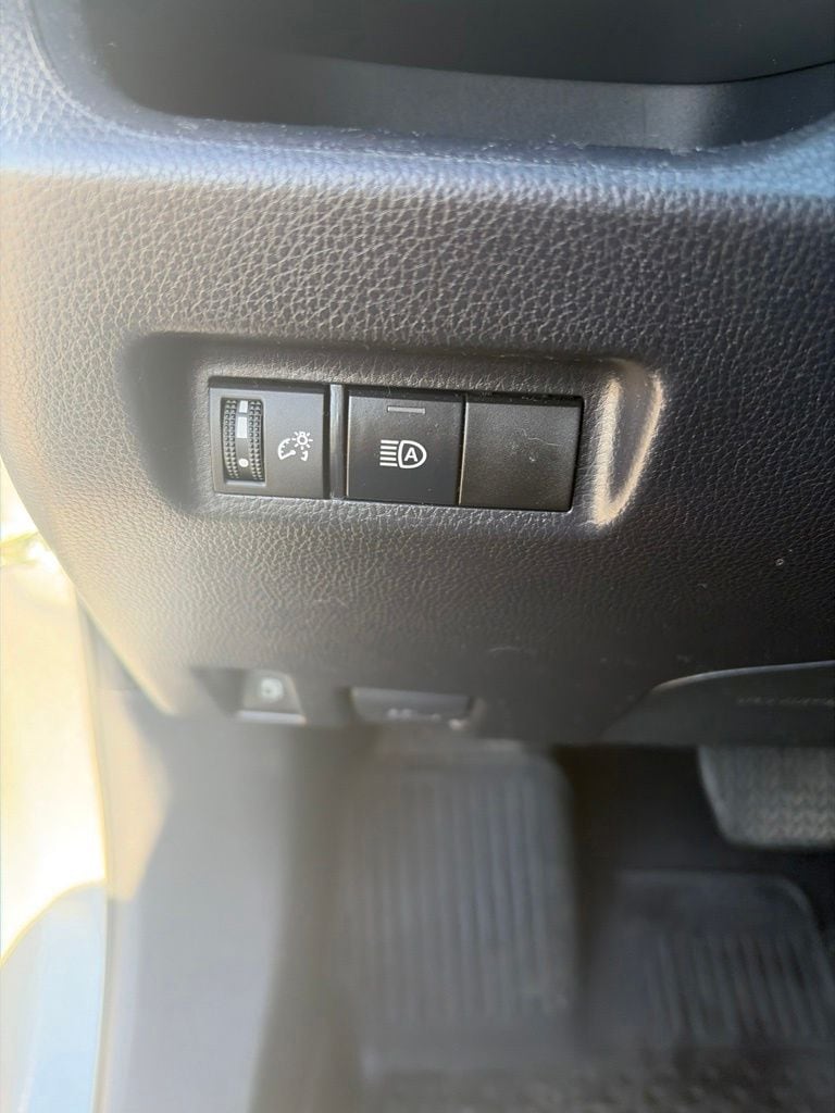 2024 Toyota RAV4 LE - Photo 13