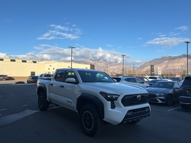 2025 Toyota Tacoma TRD Off-Road 4x4 Double Cab photo 3