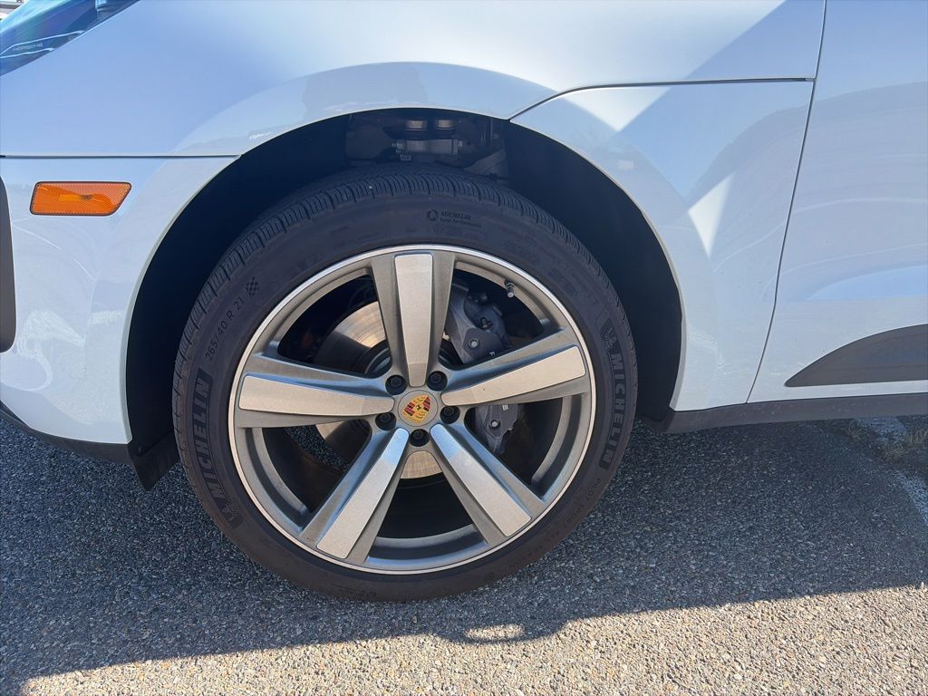 2025 Porsche Macan Base - Photo 9