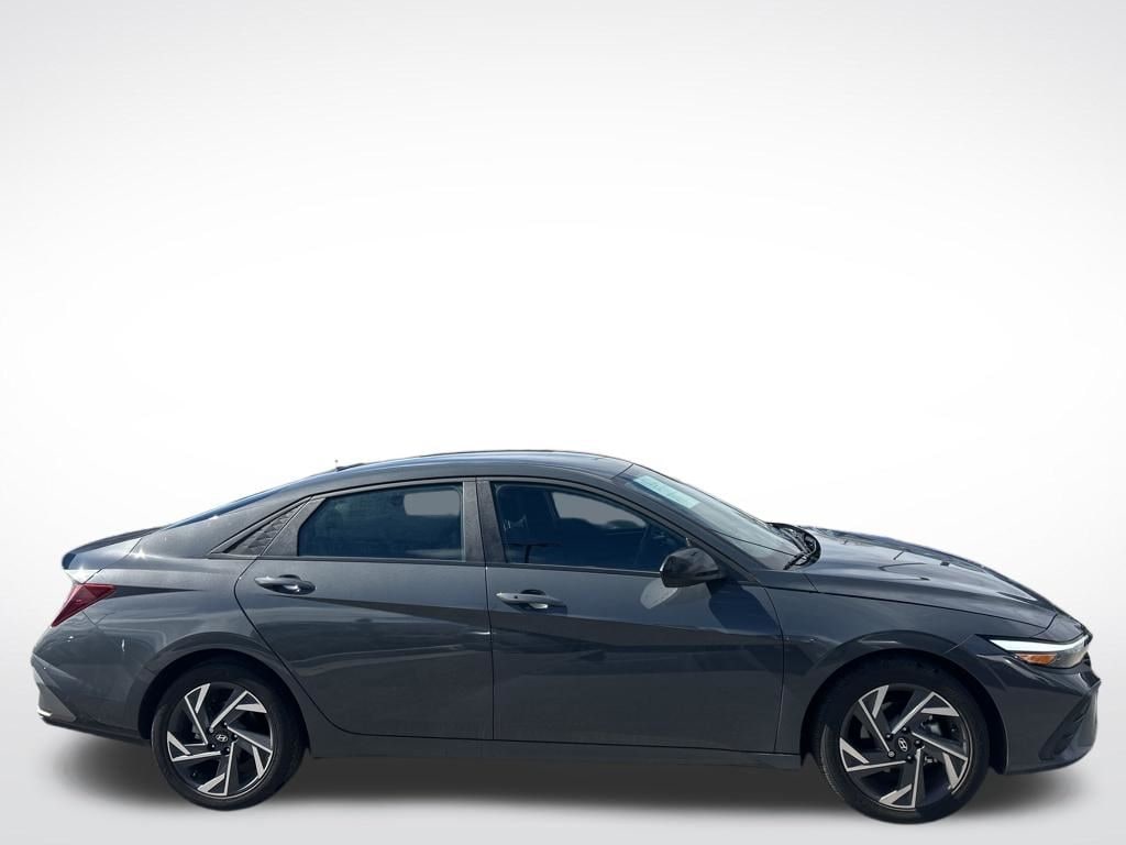 Used 2025 Hyundai Elantra SEL Sport Sedan