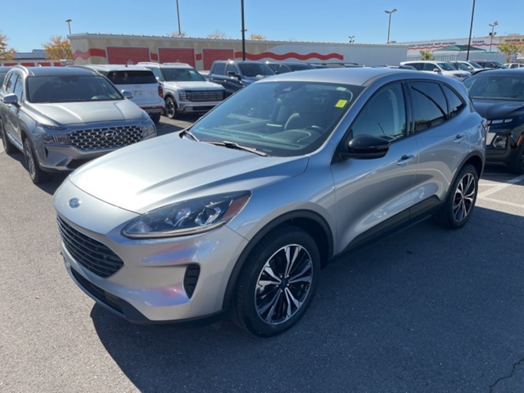 Used 2022 Ford Escape SE Hybrid SUV