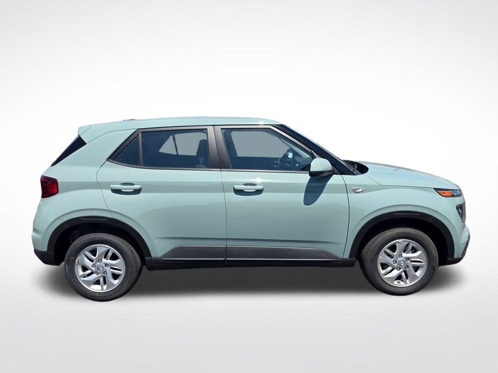 Used 2026 Hyundai Venue SE SUV