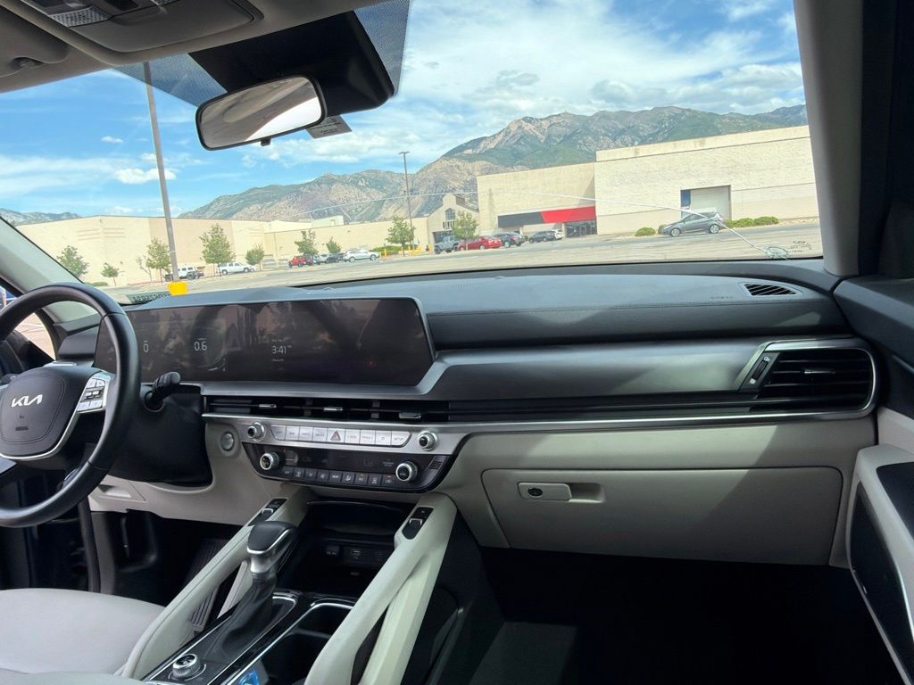 2024 Kia Telluride S - Photo 25