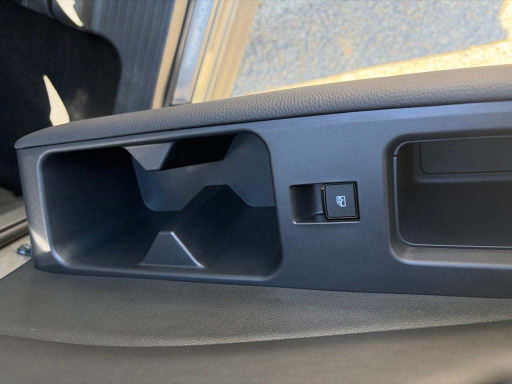 2025 Nissan Pathfinder SL - Photo 25