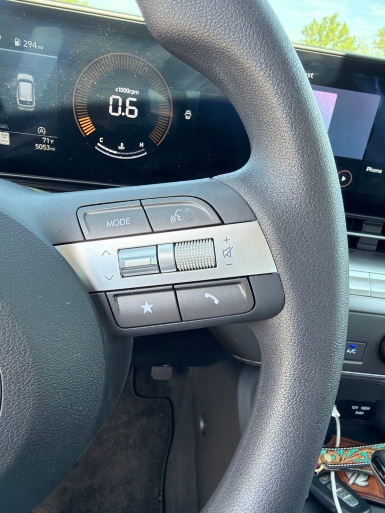 2026 Hyundai Kona SE - Photo 13