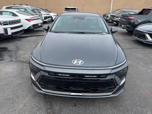 2026 Hyundai Sonata SEL Sport photo 2