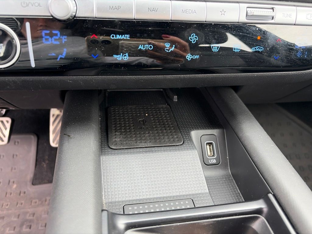 2023 Hyundai IONIQ 6 Limited - Photo 19