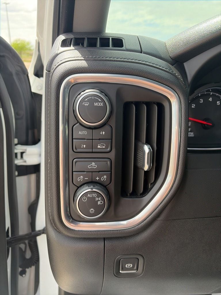 2021 Chevrolet Silverado 1500 LT - Photo 14