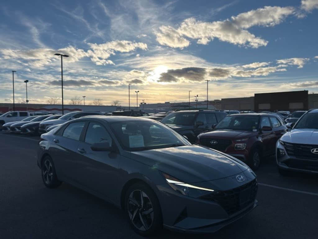 Used 2023 Hyundai Elantra SEL Sedan
