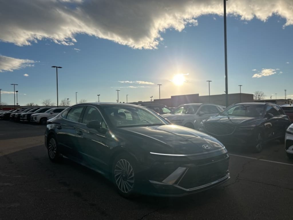 Certified 2025 Hyundai Sonata Hybrid Limited Sedan