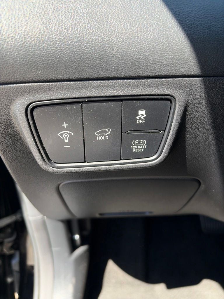 2022 Hyundai Tucson Limited - Photo 13