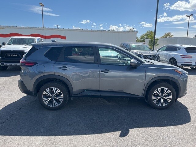 2023 Nissan Rogue SV photo 4