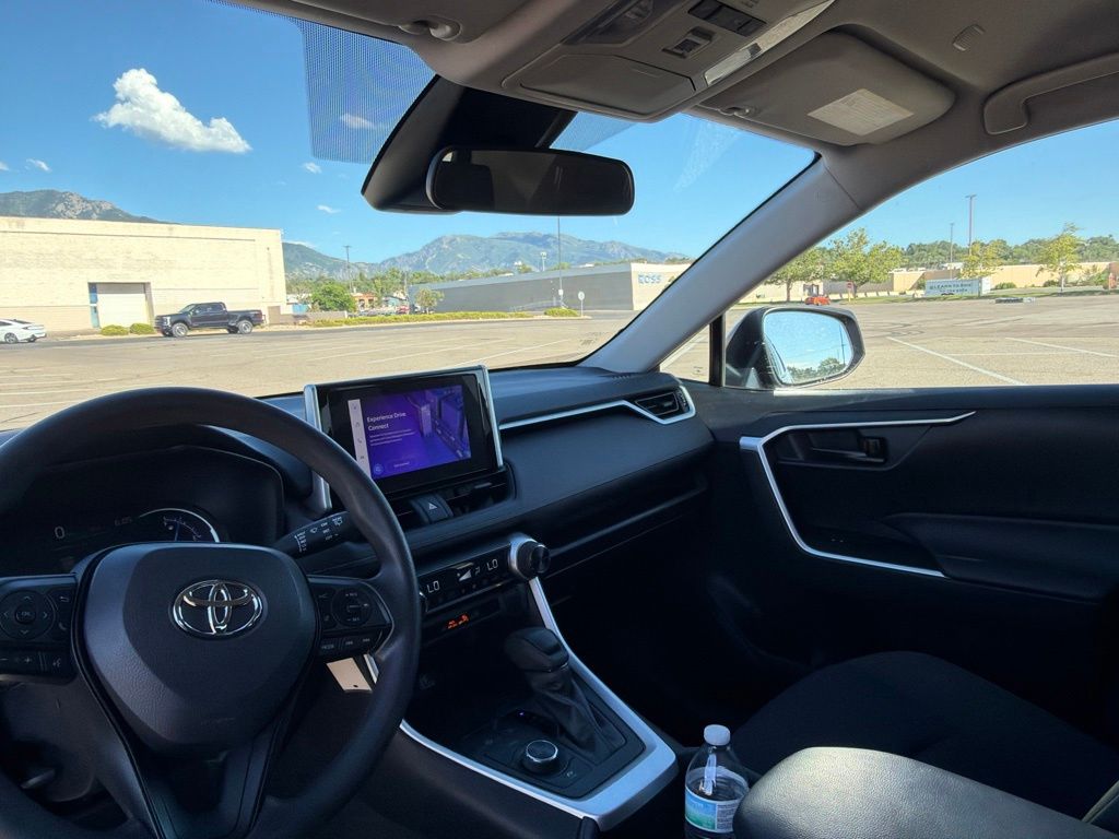 2024 Toyota RAV4 LE - Photo 21