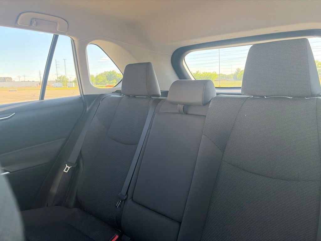 2024 Toyota RAV4 LE - Photo 27