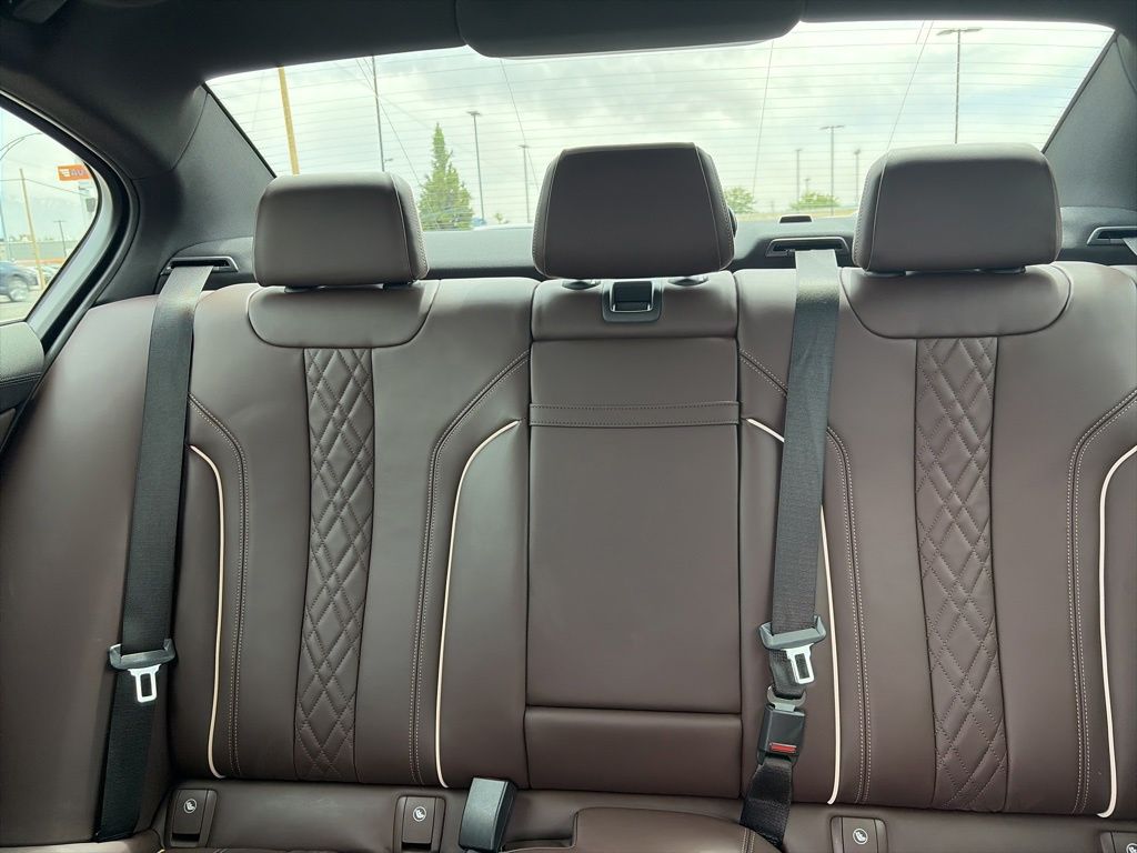 2021 BMW 5 Series M550i - Photo 34